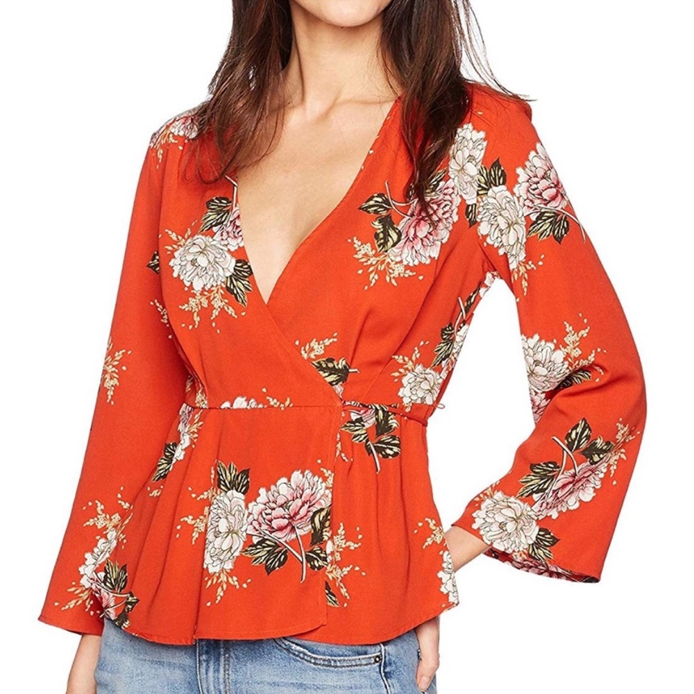 ASTR the label- Wrap floral blouse